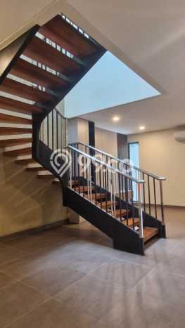 Jarang Ada! Rumah Sewa 3 Kamar Bagus Siap Huni Candi Golf Jarang Ada! Rumah Sewa 3 Kamar Bagus Siap Huni Candi Golf