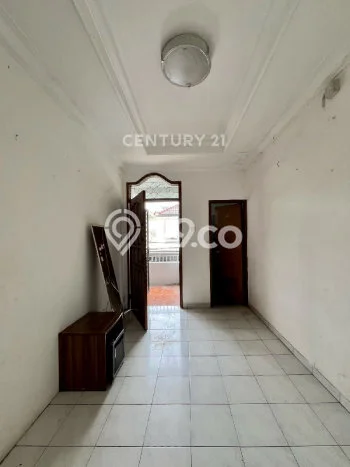 Rumah di Cempaka Putih, 4 KT, Lingkungan Asri, LT 550m2m² LB 450m2m² Rumah di Cempaka Putih, 4 KT, Lingkungan Asri, LT 550m2m² LB 450m2m²