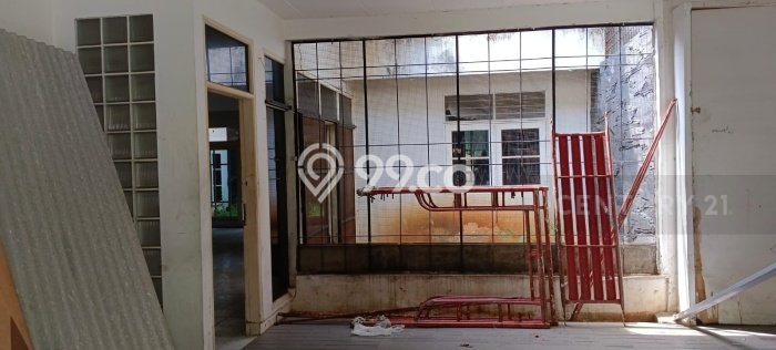 Ready to Use! Premium House LT 392m2 Desain Modern di Pulomas Ready to Use! Premium House LT 392m2 Desain Modern di Pulomas