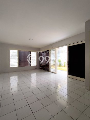 For Sale! Luxury House LT 390m2 Desain Elegan di Pulomas For Sale! Luxury House LT 390m2 Desain Elegan di Pulomas