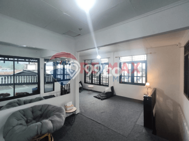 Unit Komersial Dijual di Cisarua Bogor 200m2 Unit Komersial Dijual di Cisarua Bogor 200m2