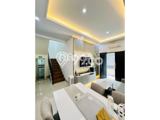 Rumah Modern Cantik 4 Kamar Bisa Langsung Pindah di Cilandak Rumah Modern Cantik 4 Kamar Bisa Langsung Pindah di Cilandak
