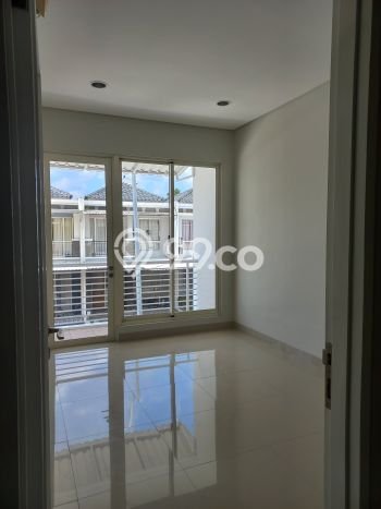 Rumah Modern 4 KT di BSD Residence One Tangerang Semi Furnished Rumah Modern 4 KT di BSD Residence One Tangerang Semi Furnished
