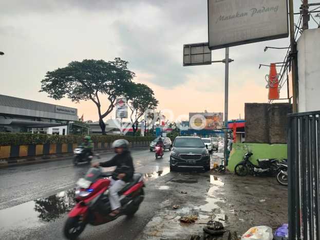 Unit Komersial Dijual di BSD Tangerang Selatan 2m2 Unit Komersial Dijual di BSD Tangerang Selatan 2m2