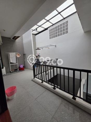 Siap Huni Rumah Minimalis & Modern LB 200m2 di BSD Delatinos Siap Huni Rumah Minimalis & Modern LB 200m2 di BSD Delatinos