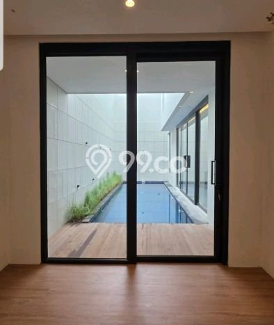 Rumah Elit Modern Tanpa Renovasi di Kemang Jakarta Selatan Rumah Elit Modern Tanpa Renovasi di Kemang Jakarta Selatan