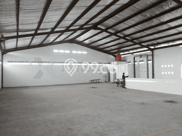 LOKASI STRATEGIS! Gudang di Babakan Ciparay, Luas 600m2m², Keramaian Terjamin LOKASI STRATEGIS! Gudang di Babakan Ciparay, Luas 600m2m², Keramaian Terjamin
