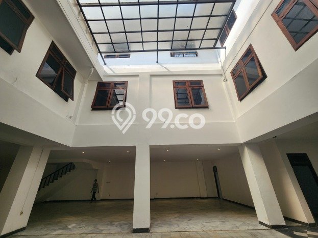 For Rent Kantor di Menteng, Luas 2000m², Kawasan Berkembang For Rent Kantor di Menteng, Luas 2000m², Kawasan Berkembang