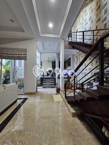 Rumah Elit LB 500m2 Siap Pakai Desain Elegan di Permata Buana, Jakarta Barat Rumah Elit LB 500m2 Siap Pakai Desain Elegan di Permata Buana, Jakarta Barat