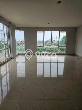 FOR SALE! Ruko di Cengkareng Jakarta Barat, LT 165m2, LB 400m2 FOR SALE! Ruko di Cengkareng Jakarta Barat, LT 165m2, LB 400m2
