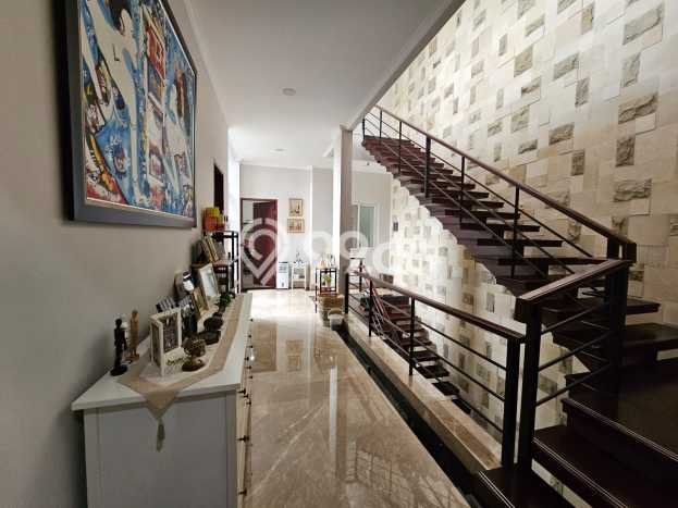 Rumah Elit LB 500m2 Siap Pakai Desain Elegan di Permata Buana, Jakarta Barat Rumah Elit LB 500m2 Siap Pakai Desain Elegan di Permata Buana, Jakarta Barat