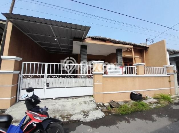 HOT DEAL! Rumah area Gentan, 1 KM, Area Strategis, Luas 100m² Bangunan 100m² HOT DEAL! Rumah area Gentan, 1 KM, Area Strategis, Luas 100m² Bangunan 100m²