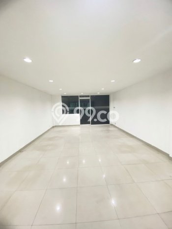 KAWASAN PREMIUM! Kantor Kawasan Cikarang, Luas 260m², Jalan Utama KAWASAN PREMIUM! Kantor Kawasan Cikarang, Luas 260m², Jalan Utama