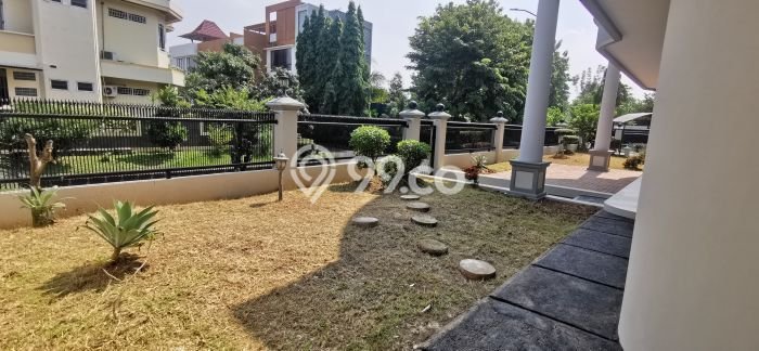Ready to Use! Premium House LT 818m2 Desain Modern di Modernland Ready to Use! Premium House LT 818m2 Desain Modern di Modernland