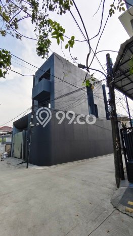 Siap Huni Rumah Mewah 4 Kamar di Kebon Jeruk Dekat ke Mana Pun Siap Huni Rumah Mewah 4 Kamar di Kebon Jeruk Dekat ke Mana Pun