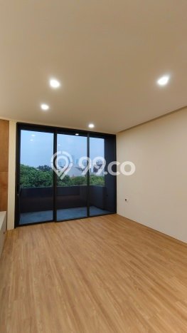 Siap Huni Rumah Mewah 4 Kamar di Kebon Jeruk Dekat ke Mana Pun Siap Huni Rumah Mewah 4 Kamar di Kebon Jeruk Dekat ke Mana Pun