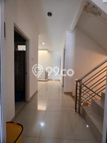 Rumah 2,5 Lantai di Duta Garden Dekat Bandara Rumah 2,5 Lantai di Duta Garden Dekat Bandara