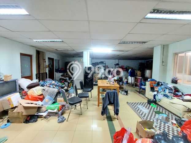 Hunian Mewah LB 1000m2 Siap Huni Desain Elegan di Semanan, Jakarta Barat Hunian Mewah LB 1000m2 Siap Huni Desain Elegan di Semanan, Jakarta Barat
