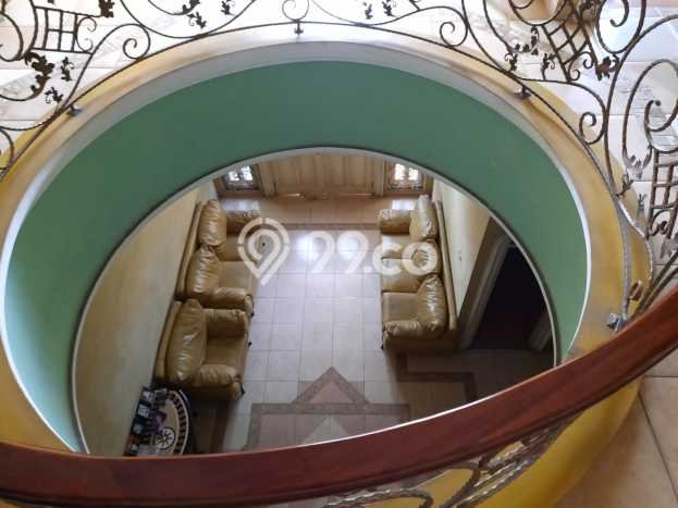 Dijual Rumah Mewah Megah Dengan View Eksklusif di Taman Ratu, Jakarta Barat Dijual Rumah Mewah Megah Dengan View Eksklusif di Taman Ratu, Jakarta Barat