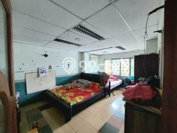 Hunian Mewah LB 1000m2 Siap Huni Desain Elegan di Semanan, Jakarta Barat Hunian Mewah LB 1000m2 Siap Huni Desain Elegan di Semanan, Jakarta Barat