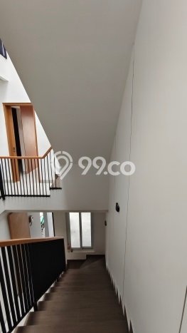 Ready to Use! Premium House LT 90m2 Desain Elegan di Duri Kepa Ready to Use! Premium House LT 90m2 Desain Elegan di Duri Kepa
