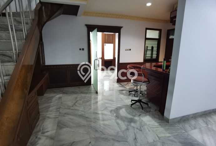 Jual Rumah Mewah Elegan Dengan View Cantik di Meruya, Jakarta Barat Jual Rumah Mewah Elegan Dengan View Cantik di Meruya, Jakarta Barat