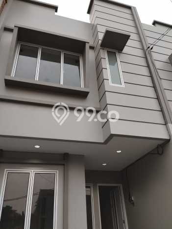Rumah Luas Asri 3 KT Siap Pakai di Meruya Jakarta Barat Rumah Luas Asri 3 KT Siap Pakai di Meruya Jakarta Barat