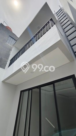 Ready to Use! Premium House LT 125m2 Desain Modern di Meruya Ready to Use! Premium House LT 125m2 Desain Modern di Meruya