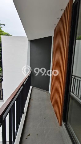 Ready to Use! Premium House LT 125m2 Desain Modern di Meruya Ready to Use! Premium House LT 125m2 Desain Modern di Meruya