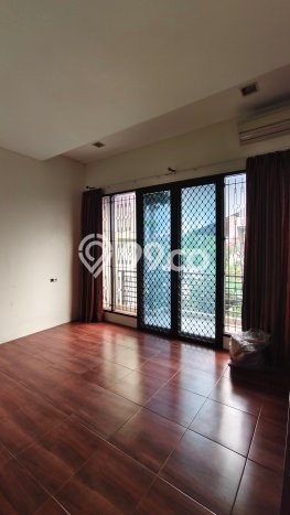 Hunian Elit LB 359m2 Siap Huni Desain Elegan di Green Ville, Jakarta Barat Hunian Elit LB 359m2 Siap Huni Desain Elegan di Green Ville, Jakarta Barat