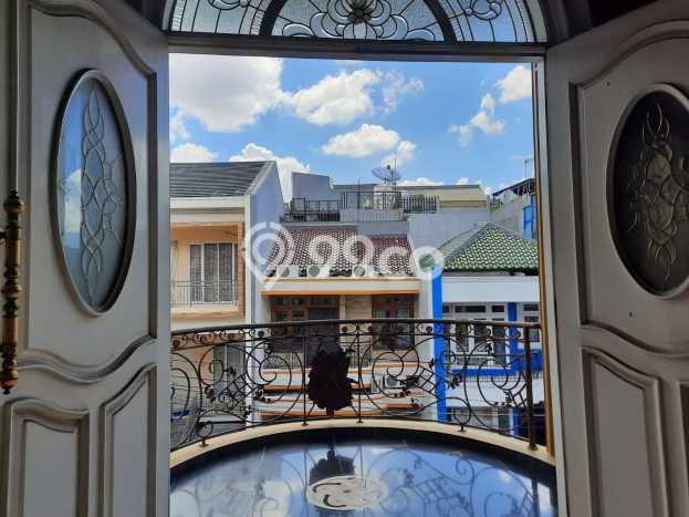 Dijual Rumah Mewah Megah Dengan View Eksklusif di Taman Ratu, Jakarta Barat Dijual Rumah Mewah Megah Dengan View Eksklusif di Taman Ratu, Jakarta Barat