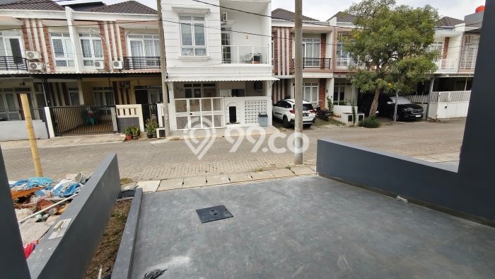 Dijual Rumah Eksklusif 3 KT di Taman Surya, Jakarta Barat Dijual Rumah Eksklusif 3 KT di Taman Surya, Jakarta Barat