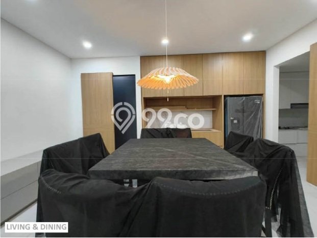 Siap Huni Rumah Mewah 4 Kamar di Kebon Jeruk Dekat ke Mana Pun Siap Huni Rumah Mewah 4 Kamar di Kebon Jeruk Dekat ke Mana Pun