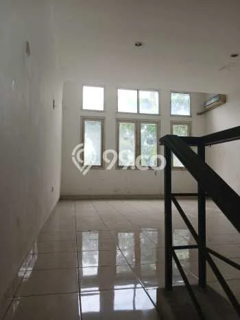 Ruko Disewa di Tangerang dengan LB 135m2 Area Komersial Ramai Ruko Disewa di Tangerang dengan LB 135m2 Area Komersial Ramai