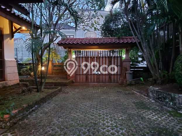 Dijual Rumah Mewah Elegan Dengan View Cantik di Cinere, Jakarta Selatan Dijual Rumah Mewah Elegan Dengan View Cantik di Cinere, Jakarta Selatan
