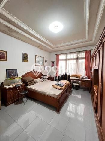 Hunian Elit LB 600m2 Siap Huni Desain Elegan di Bintaro, Tangerang Selatan Hunian Elit LB 600m2 Siap Huni Desain Elegan di Bintaro, Tangerang Selatan
