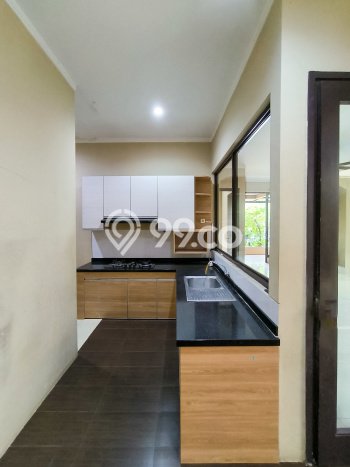 Rumah Elit LB 161m2 Siap Huni Desain Elegan di Bintaro, Tangerang Selatan Rumah Elit LB 161m2 Siap Huni Desain Elegan di Bintaro, Tangerang Selatan