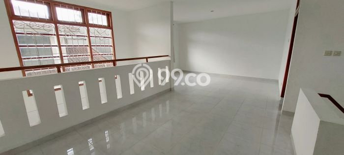 Rumah Elit LB 180m2 Siap Huni Desain Elegan di Bintaro, Tangerang Selatan Rumah Elit LB 180m2 Siap Huni Desain Elegan di Bintaro, Tangerang Selatan