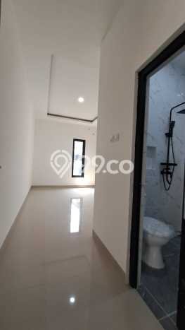 Rumah Strategis dengan Luas Bangunan 100m² di Lokasi Ciputat, Tangerang Selatan Rumah Strategis dengan Luas Bangunan 100m² di Lokasi Ciputat, Tangerang Selatan