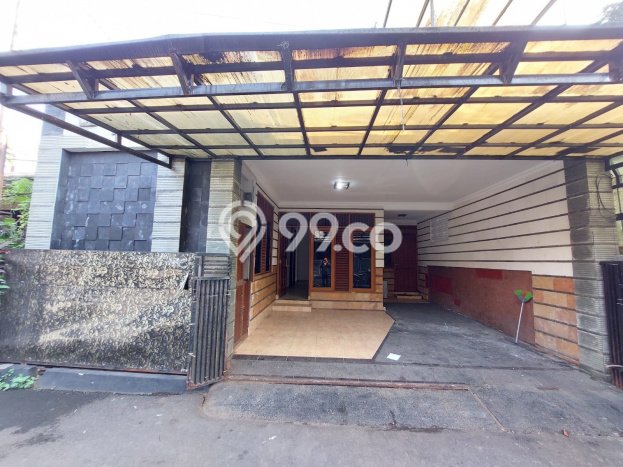 For Sale Rumah 4 Kamar Lokasi Ideal Bagus dan Strategis di Ciputat For Sale Rumah 4 Kamar Lokasi Ideal Bagus dan Strategis di Ciputat