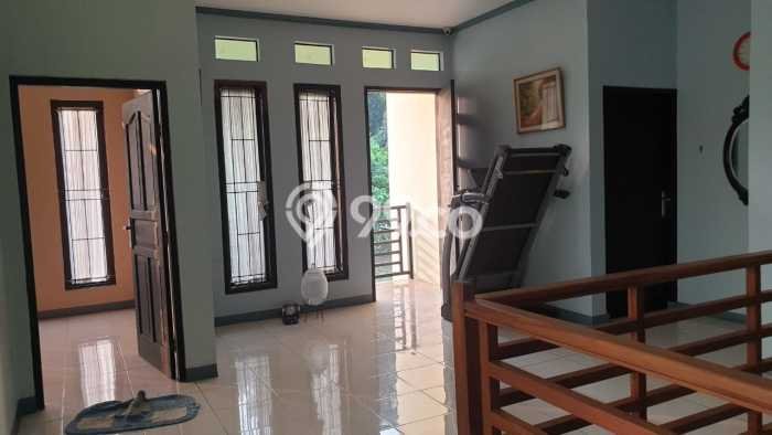 Rumah Terawat area Ciputat, Tangerang Selatan, Luas Tanah 143m², LB 182m² Rumah Terawat area Ciputat, Tangerang Selatan, Luas Tanah 143m², LB 182m²