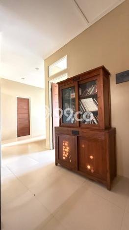 Jual Rumah Mewah Elegan Dengan View Cantik di Sektor 9-Bintaro, Tangerang Selatan Jual Rumah Mewah Elegan Dengan View Cantik di Sektor 9-Bintaro, Tangerang Selatan