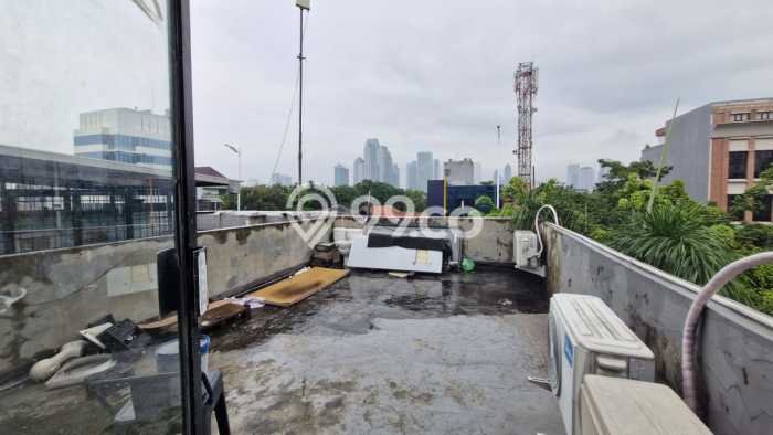 Lokasi Strategis! Dijual Ruko Bisnis di Kebayoran Baru, Jakarta Selatan Kondisi Baik Lokasi Strategis! Dijual Ruko Bisnis di Kebayoran Baru, Jakarta Selatan Kondisi Baik