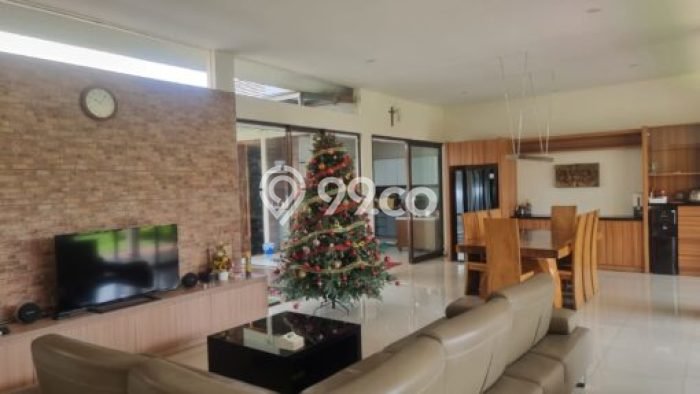 NEW LISTING! Rumah Premium area Kota Baru Parahyangan, Luas 707m² LB 360m² NEW LISTING! Rumah Premium area Kota Baru Parahyangan, Luas 707m² LB 360m²