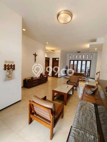 Rumah Mewah Dijual LT 210m2 di Batununggal, Bandung Rumah Mewah Dijual LT 210m2 di Batununggal, Bandung