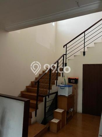 Rumah Elit Modern Tanpa Renovasi di Setra Duta Bandung Rumah Elit Modern Tanpa Renovasi di Setra Duta Bandung