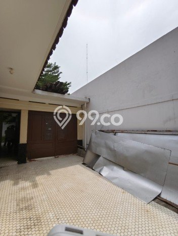 Disewakan Komersial di Kawasan Ramai Gatot Subroto Luas 215m2 Disewakan Komersial di Kawasan Ramai Gatot Subroto Luas 215m2