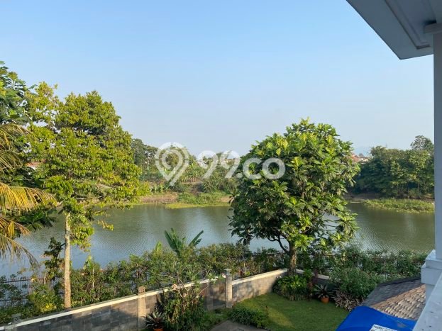 Rumah Luxury Modern Tanpa Renovasi di Kota Baru Parahyangan Bandung Rumah Luxury Modern Tanpa Renovasi di Kota Baru Parahyangan Bandung