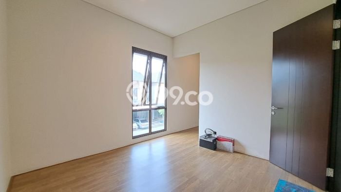 Dijual Rumah Mewah Megah Dengan View Eksklusif di BSD Eminent, Tangerang Dijual Rumah Mewah Megah Dengan View Eksklusif di BSD Eminent, Tangerang