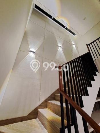Dijual Rumah Luas Megah Dengan View Eksklusif di Gading Serpong, Tangerang Dijual Rumah Luas Megah Dengan View Eksklusif di Gading Serpong, Tangerang